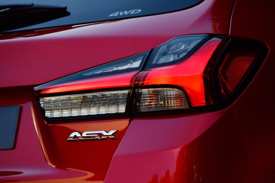 Детали экстерьера Mitsubishi ASX 2019 года  (WW) (фото 16 из 40)